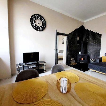 Cozy 2 Room Apartment In The Oldtown Of ไคลเพดา ภายนอก รูปภาพ