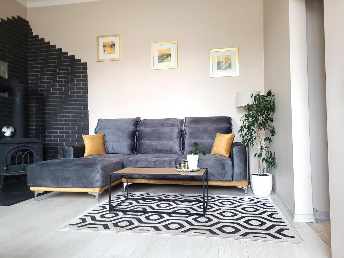 Cozy 2 Room Apartment In The Oldtown Of ไคลเพดา ภายนอก รูปภาพ