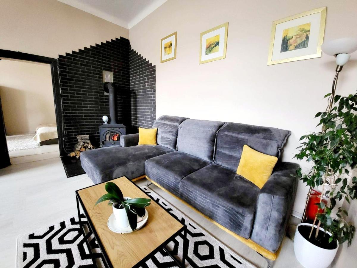 Cozy 2 Room Apartment In The Oldtown Of ไคลเพดา ภายนอก รูปภาพ