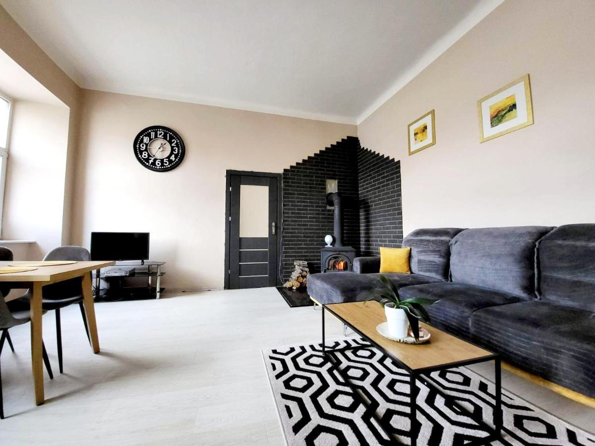 Cozy 2 Room Apartment In The Oldtown Of ไคลเพดา ภายนอก รูปภาพ